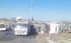 Süt yüklü tır devrildi yol trafiğe kapandı