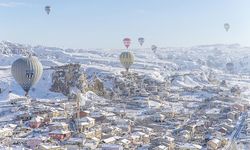 Kapadokya'da sıcak hava balon turlarına rüzgar ve tipi engeli