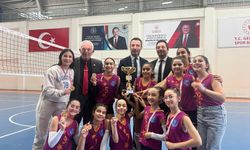 Voleybol takımı şampiyon oldu