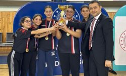 Badminton Turnuvası sporcuları ödüllerini aldı