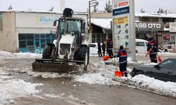 Sanayi bölgesinde kar temizliği yapıldı