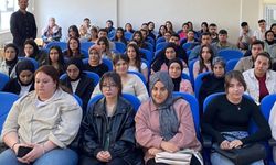 Öğrencilere başarılarını artırmaları için pratik bilgiler verildi