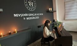 Minik piyanistlerden mini konser
