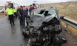 Kaygan yolda feci kaza! 3’ü ağır 7 yaralı