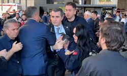 CHP Genel Başkanı Özel'e yumruklu saldırı