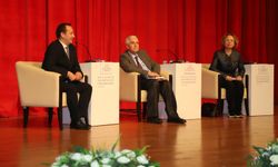 NEVÜ'dn ‘Uluslararası İlişkiler ve Ekonomi’ temalı konferans