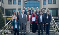 Filiz Sayın mazbatasını aldı