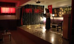 Şiir dinletileri sanatseverlerle buluştu