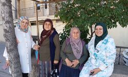 AK Partili kadınlar Ürgüp’te kapı kapı dolaştı