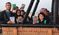 Kapadokya'da öğrenciler gökyüzünde kitap okudu