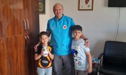 Minik İlyas bayram harçlıklarını Filistin’e bağışladı