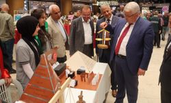 Öğrenciler alanlarını sergi ile tanıttı