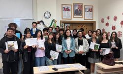 Rektör Aktekin’den öğrencilere kitap desteği