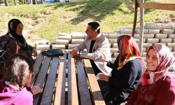 Başkan Arı vatandaşlarla iç içe