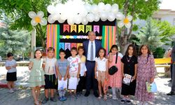 Başkan Çiftci öğrencilere karne dağıttı
