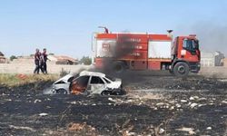 Kaza yapan otomobil alev alev yandı: 2 yaralı