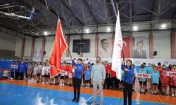 Badminton Grup Müsabakaları coşkuyla başladı