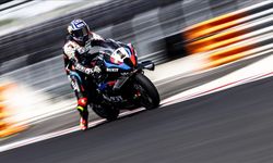 Toprak Razgatlıoğlu, Superbike Macaristan ayağının ilk yarışını kazandı