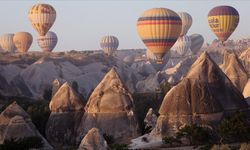 Kapadokya'da sıcak hava balonlarına rüzgar engeli