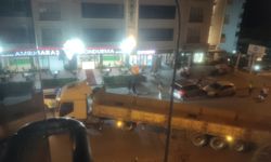 Freni çekilmeyen tır araçlara zarar verdi