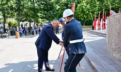 30 Ağustos Zaferi’nin 103. Yıldönümünde çelenk sunuldu