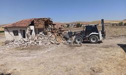 Özel idare ekipleri girmedik köy bırakmıyor