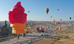 Kapadokya'da balon festivaline rüzgar engeli