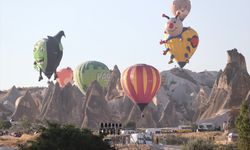 Balon Festivali'nin son gününde gökyüzünde görsel şölen