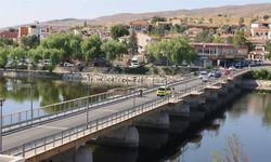 Avanos’un Tarihi Taşköprüsü trafiğe kapatıldı