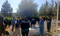 Şehit polis Arslan Yakar kabri başında anıldı