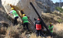 Ürgüp’te riskli kayaçlar kaldırılıyor