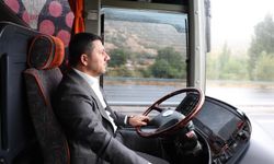Başkan Arı takım otobüsünü kullandı