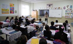 Tatil bitti: Milyonlarca öğrenci yarın ders başı yapacak