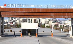 NEVÜ’den 20 öğrenciye kitap hediyesi