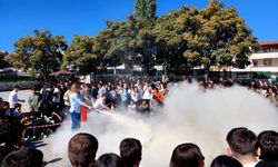 Öğrenciler yangınla mücadeleyi öğreniyor