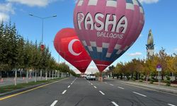 Kapadokya'nın sıcak hava balonları külliye semalarında