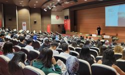 “Yolun Başında Değil, Yolun Kendisisin” söyleşisi ilgi gördü