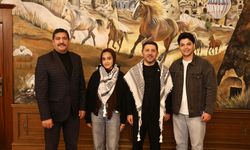 Filistinli öğrencilerden Başkan Arı’ya teşekkür