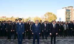 Nevşehir’de çelenk sunma töreni yapıldı