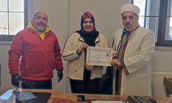 Müslüman arkadaşından etkilenip İslamiyet'i seçti