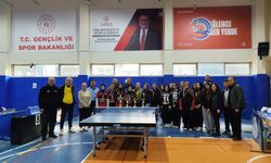 Nevşehir’de gençler masa tenisinde kıyasıya mücadele etti