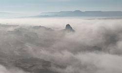 Kapadokya’da sis: Kartpostallık kareler objektiflere yansıdı (video)