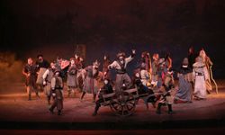 Nevşehir’de Devlet Ana tiyatro oyunu büyük ilgi gördü