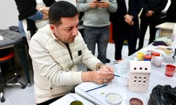 Başkan Arı, seramik atölyesinde maharetlerini sergiledi