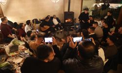 AK Parti’den gençlere sazlı türkülü gece