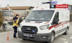 Kamyonetin çarptığı yaşlı adam yaralandı