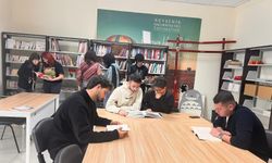 Eğitime büyük destek: NEVÜ’ye Japonca ve Almanca kitap bağışı