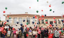 Balonlar yükseldi, çocuklar Ramazan’ı selamladı