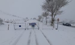 Kar ve tipi hayatı olumsuz etkiliyor: Ürgüp’te yol kapatıldı