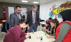 Çocuklar atölyede geleceğini şekillendiriyor